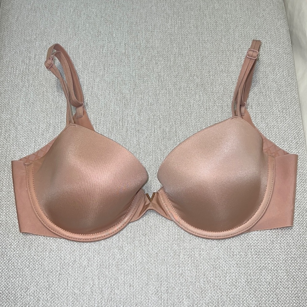 Victoria’s Secret light weight bra blush color size 32D